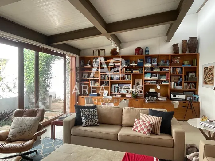 Casa com 3 suítes à venda em Jardim América, São Paulo, por R$ 4.800.000 Imagem 3