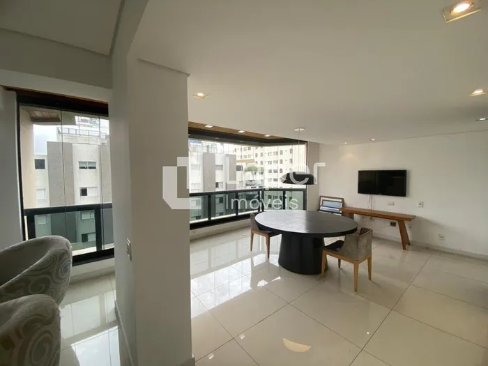 Cobertura com 3 suítes à venda em Moema, São Paulo, por R$ 5.800.000