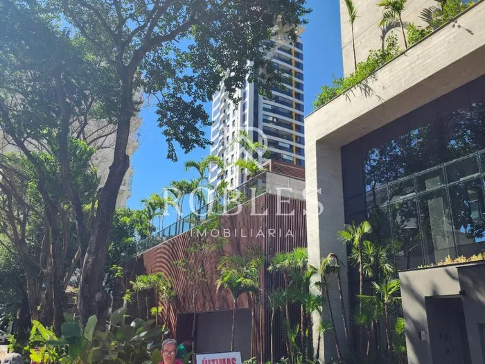 Apartamento com 3 suítes à venda em Vila Olímpia, São Paulo, por R$ 7.100.000 Imagem 2