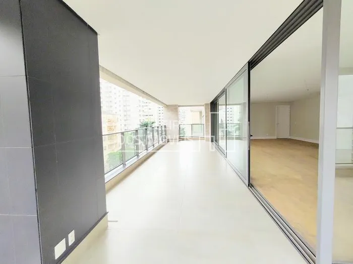 Apartamento com 4 suítes à venda em Santa Cecília, São Paulo, por R$ 7.690.000 Imagem 2