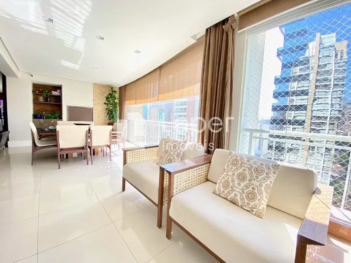 Apartamento com 3 suítes à venda em Vila Olímpia, São Paulo, por R$ 4.100.000 Imagem 3