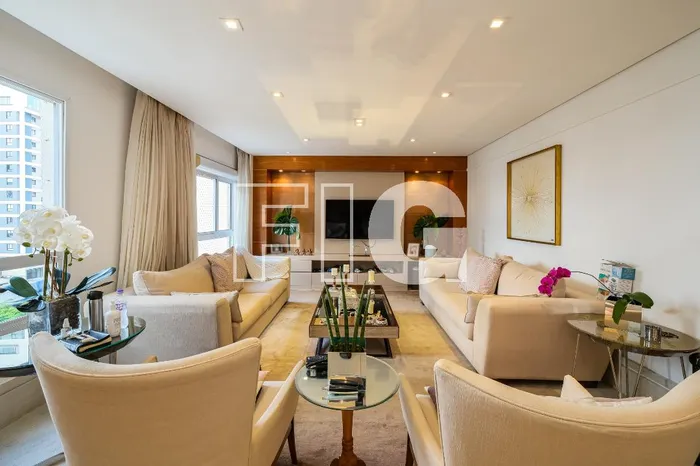 Apartamento com 3 suítes à venda em Vila Olímpia, São Paulo, por R$ 6.300.000