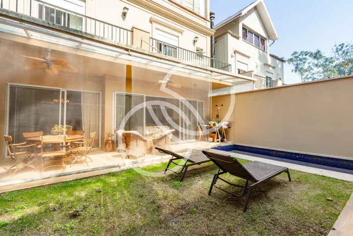 Casa de vila com 3 suítes à venda em Morumbi, São Paulo, por R$ 3.500.000