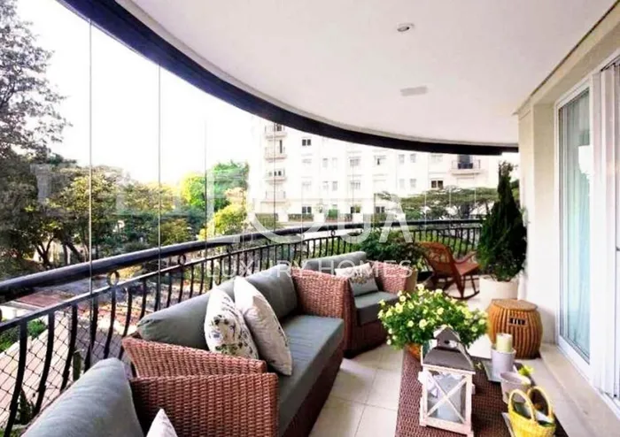 Apartamento com 4 suítes à venda em Moema, São Paulo, por R$ 10.300.000