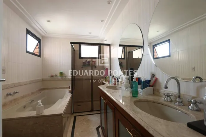 Apartamento com 2 suítes à venda em Moema, São Paulo, por R$ 3.400.000 Imagem 2