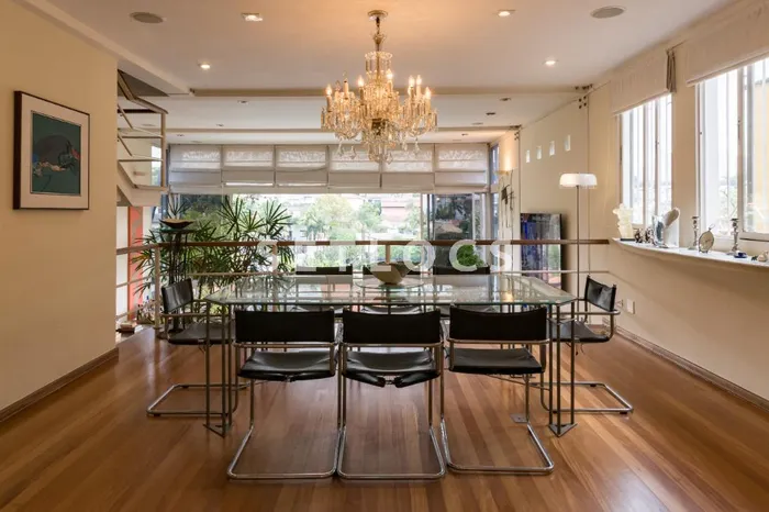 Casa com 4 suítes à venda em Pacaembu, São Paulo, por R$ 6.500.000 Imagem 2