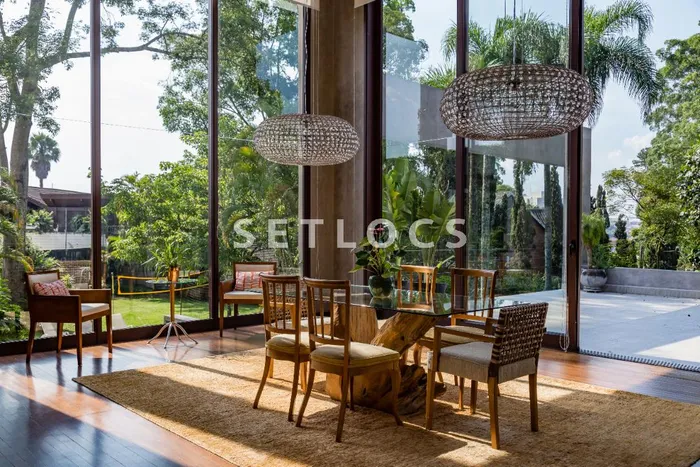 Casa com 4 suítes à venda em Chácara do Refugio, Carapicuíba, por R$ 4.500.000