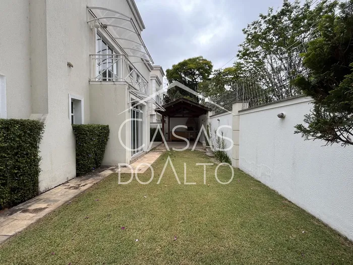 Casa de condomínio com 1 suítes à venda em Jardim Cordeiro, São Paulo, por R$ 3.300.000