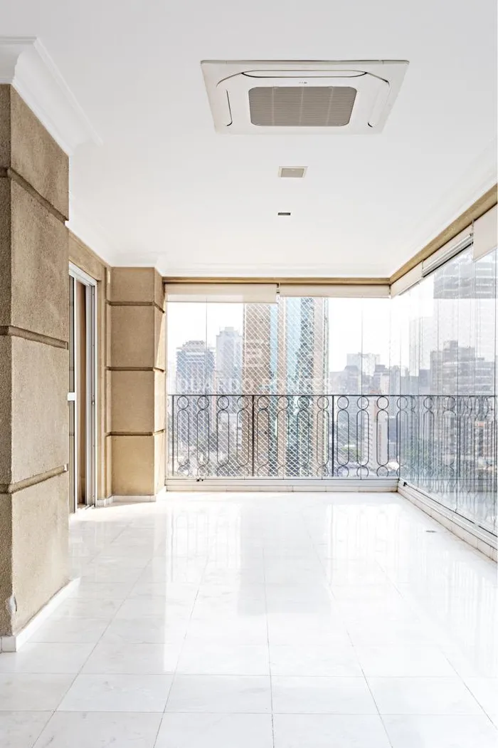 Apartamento com 2 suítes à venda em Vila Olímpia, São Paulo, por R$ 10.600.000 Imagem 3