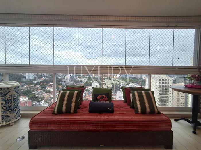 Apartamento com 4 suítes à venda em Vila Madalena, São Paulo, por R$ 4.900.000