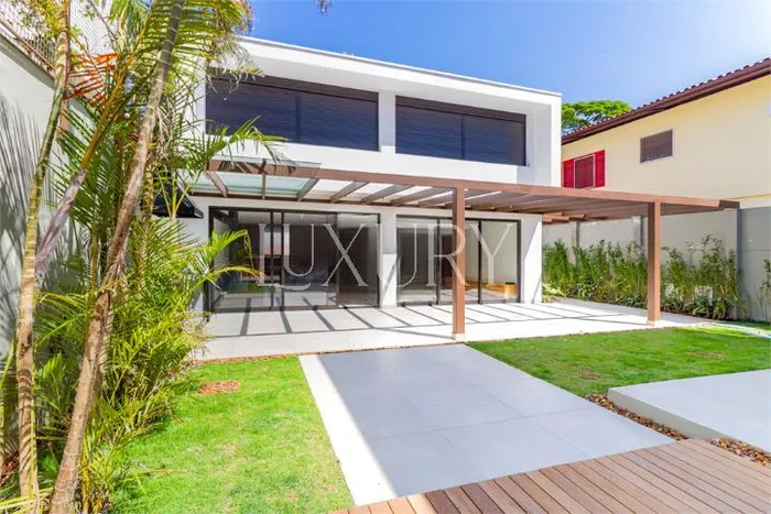 Casa com 3 suítes à venda em Alto de Pinheiros, São Paulo, por R$ 5.950.000