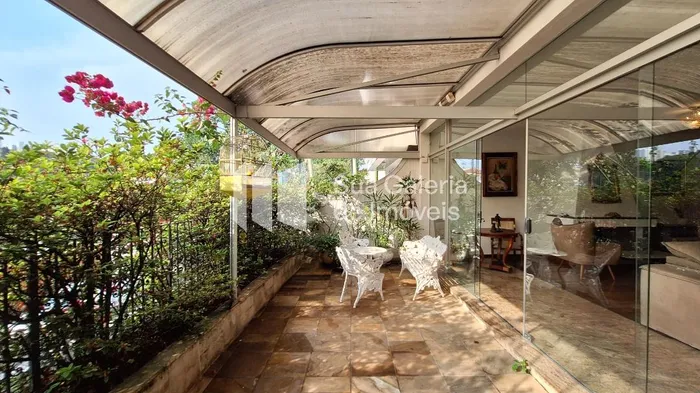 Casa com 3 suítes à venda em Pacaembu, São Paulo, por R$ 2.500.000