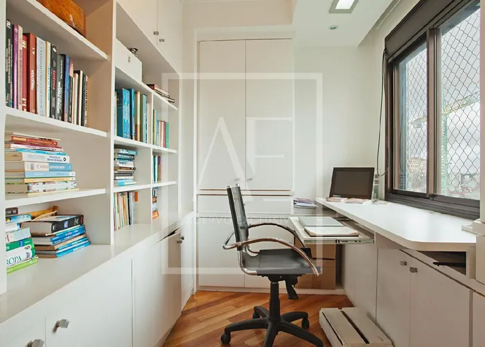 Apartamento com 2 suítes à venda em Real Parque, São Paulo, por R$ 2.000.000 Imagem 3