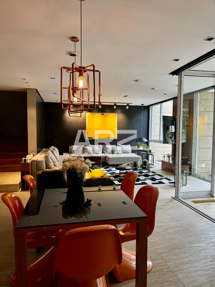 Casa de condomínio com 2 suítes à venda em Vila Madalena, São Paulo, por R$ 9.000.000