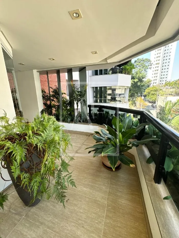 Apartamento com 3 suítes à venda em Real Parque, São Paulo, por R$ 2.000.000