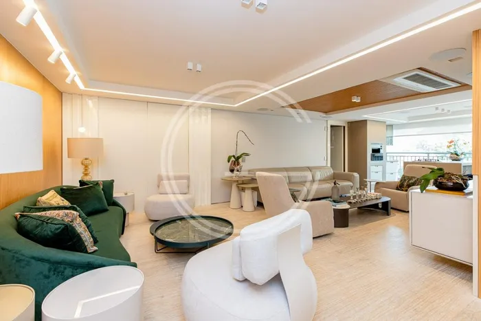 Apartamento com 3 suítes à venda em Moema, São Paulo, por R$ 4.690.000