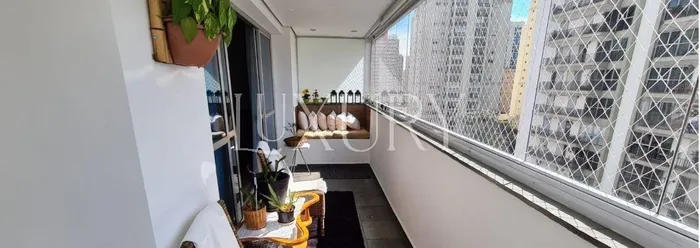 Apartamento com 3 suítes à venda em Moema, São Paulo, por R$ 1.950.000