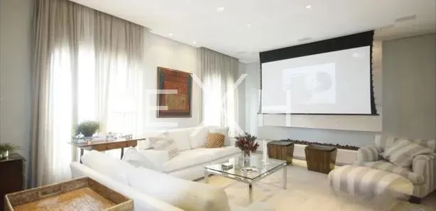 Cobertura com 3 suítes à venda em Alto de Pinheiros, São Paulo, por R$ 12.000.000