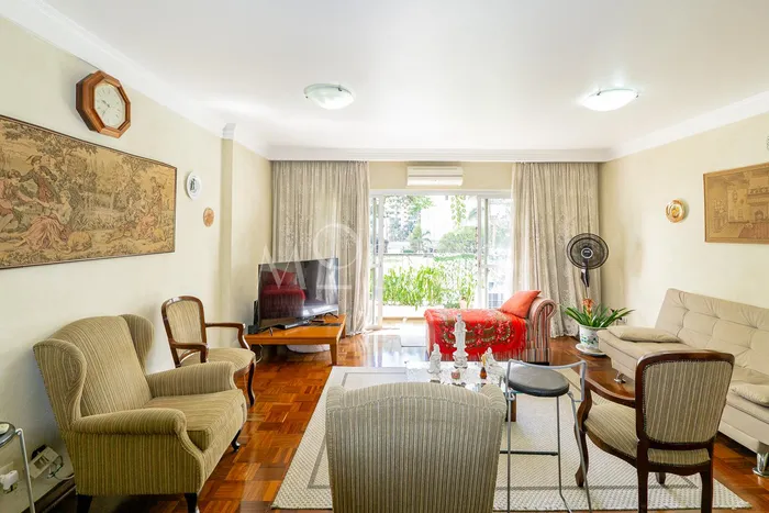 Apartamento com 2 suítes à venda em Moema, São Paulo, por R$ 2.250.000