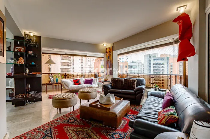 Apartamento com 3 suítes à venda em Moema, São Paulo, por R$ 4.200.000