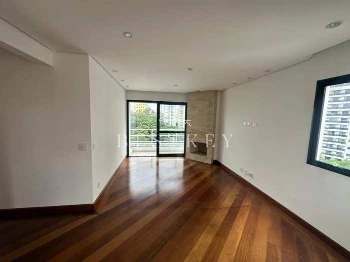 Cobertura com 3 suítes à venda em Brooklin, São Paulo, por R$ 2.000.000 Imagem 3