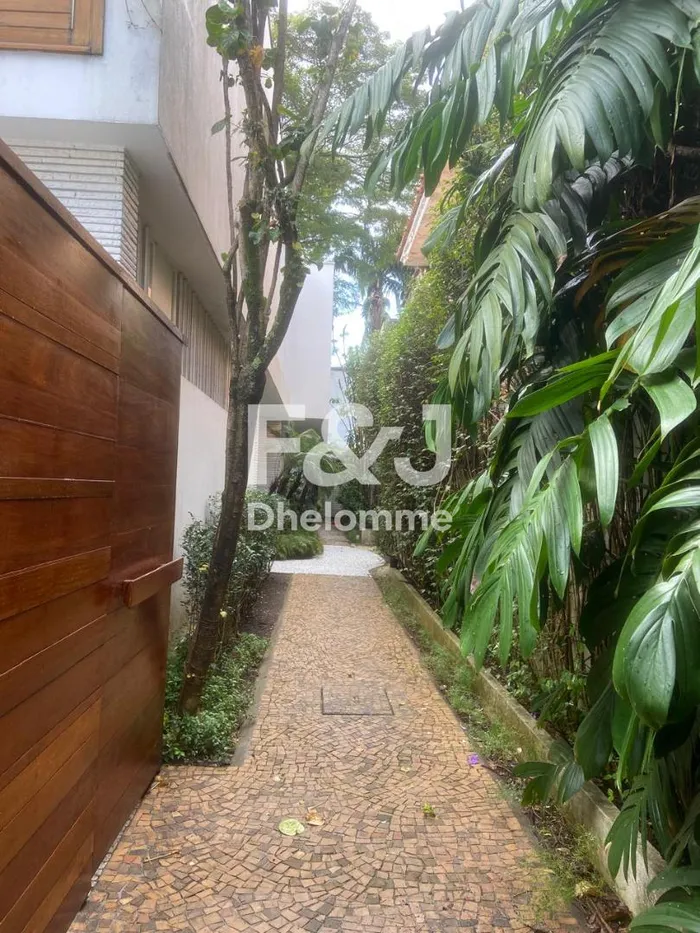 Casa com 4 suítes à venda em Jardim Paulista, São Paulo, por R$ 8.000.000 Imagem 2