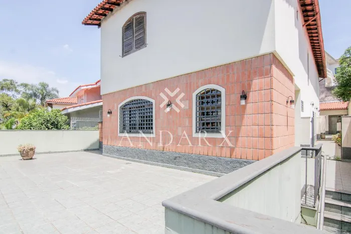 Casa com 3 suítes à venda em Sumaré, São Paulo, por R$ 2.300.000