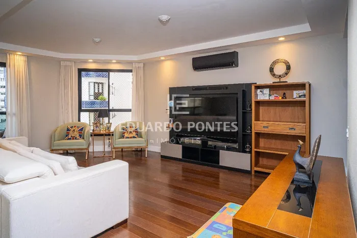 Apartamento com 3 suítes à venda em Moema, São Paulo, por R$ 3.180.000