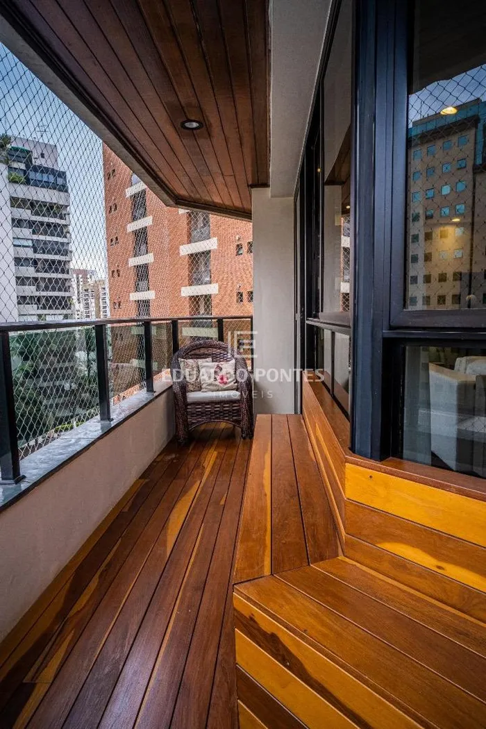 Apartamento com 3 suítes à venda em Moema, São Paulo, por R$ 3.180.000 Imagem 2