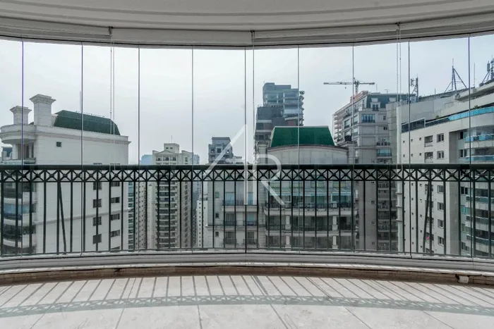 Apartamento com 4 suítes à venda em Itaim Bibi, São Paulo, por R$ 20.800.000