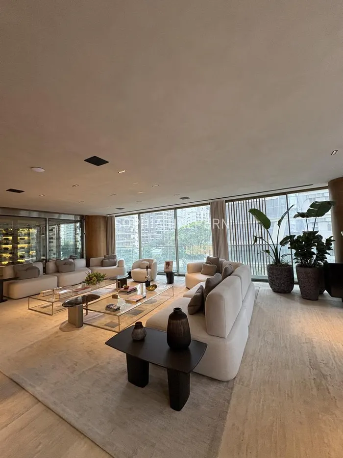 Apartamento com 4 suítes à venda em Itaim Bibi, São Paulo, por R$ 20.850.000