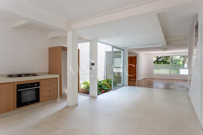 Casa com 1 suítes à venda em Vila Madalena, São Paulo, por R$ 2.240.000 Imagem 3