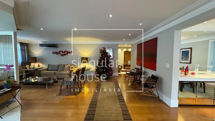 Apartamento com 3 suítes à venda em Moema, São Paulo, por R$ 4.000.000