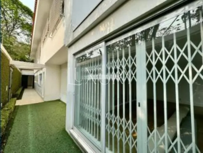 Casa de vila com 3 suítes à venda em Jardim Luzitânia, São Paulo, por R$ 6.100.000