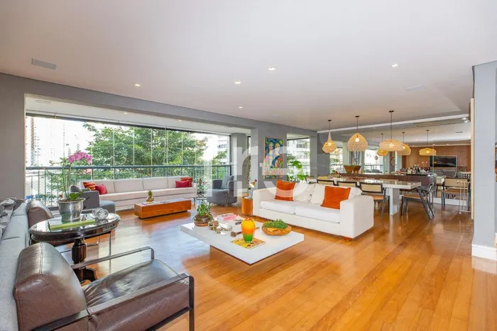 Apartamento com 3 suítes à venda em Moema, São Paulo, por R$ 9.300.000 Imagem 2