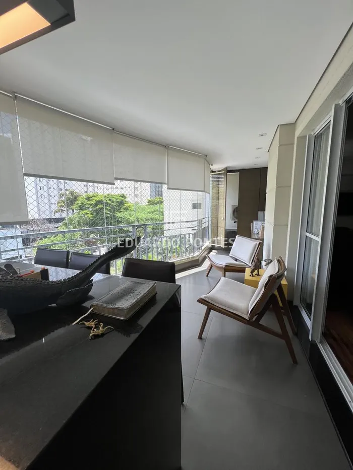 Apartamento com 2 suítes à venda em Moema, São Paulo, por R$ 3.450.000 Imagem 3