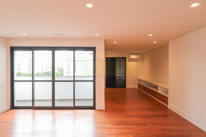 Apartamento com 3 suítes à venda em Moema, São Paulo, por R$ 2.290.000 Imagem 2