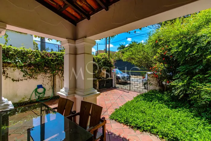 Casa com 2 suítes à venda em Jardim América, São Paulo, por R$ 4.100.000 Imagem 2