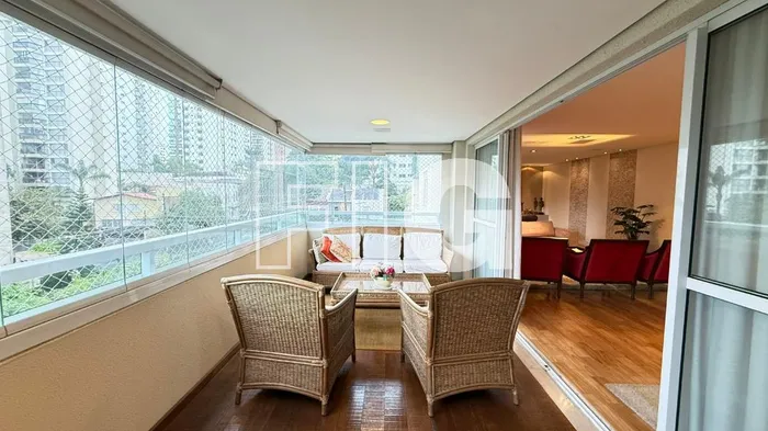 Apartamento com 3 suítes à venda em Campo Belo, São Paulo, por R$ 2.875.000 Imagem 2