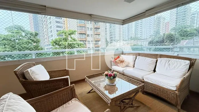 Apartamento com 3 suítes à venda em Campo Belo, São Paulo, por R$ 2.875.000