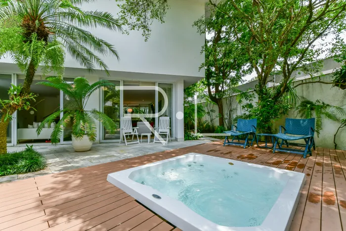 Casa com 1 suítes à venda em Alto de Pinheiros, São Paulo, por R$ 5.900.000 Imagem 2