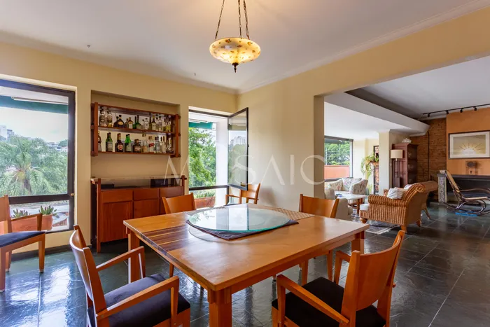 Casa com 4 suítes à venda em Pacaembu, São Paulo, por R$ 3.500.000