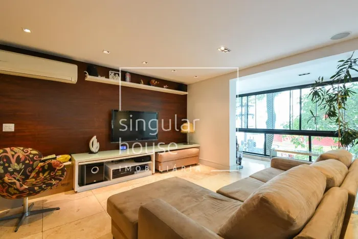 Apartamento com 3 suítes à venda em Moema, São Paulo, por R$ 2.450.000