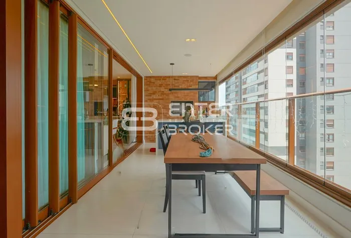 Apartamento com 3 suítes à venda em Campo Belo, São Paulo, por R$ 3.600.000