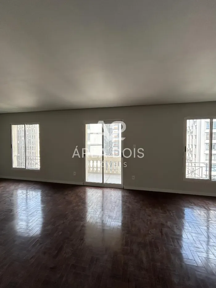 Apartamento com 3 suítes à venda em Itaim Bibi, São Paulo, por R$ 3.850.000