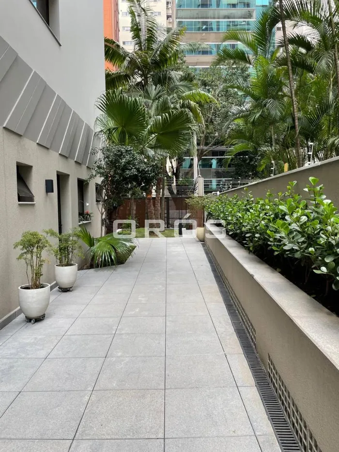 Cobertura com 3 suítes à venda em Itaim Bibi, São Paulo, por R$ 13.000.000 Imagem 3