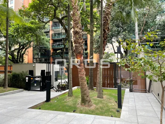 Cobertura com 3 suítes à venda em Itaim Bibi, São Paulo, por R$ 13.000.000 Imagem 2