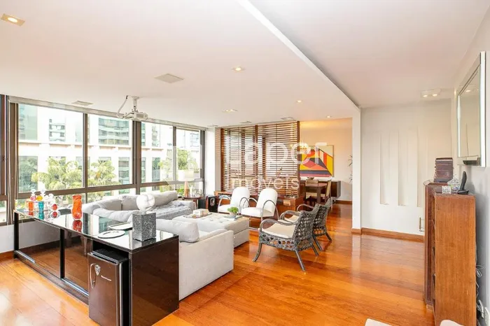 Apartamento com 3 suítes à venda em Itaim Bibi, São Paulo, por R$ 6.300.000