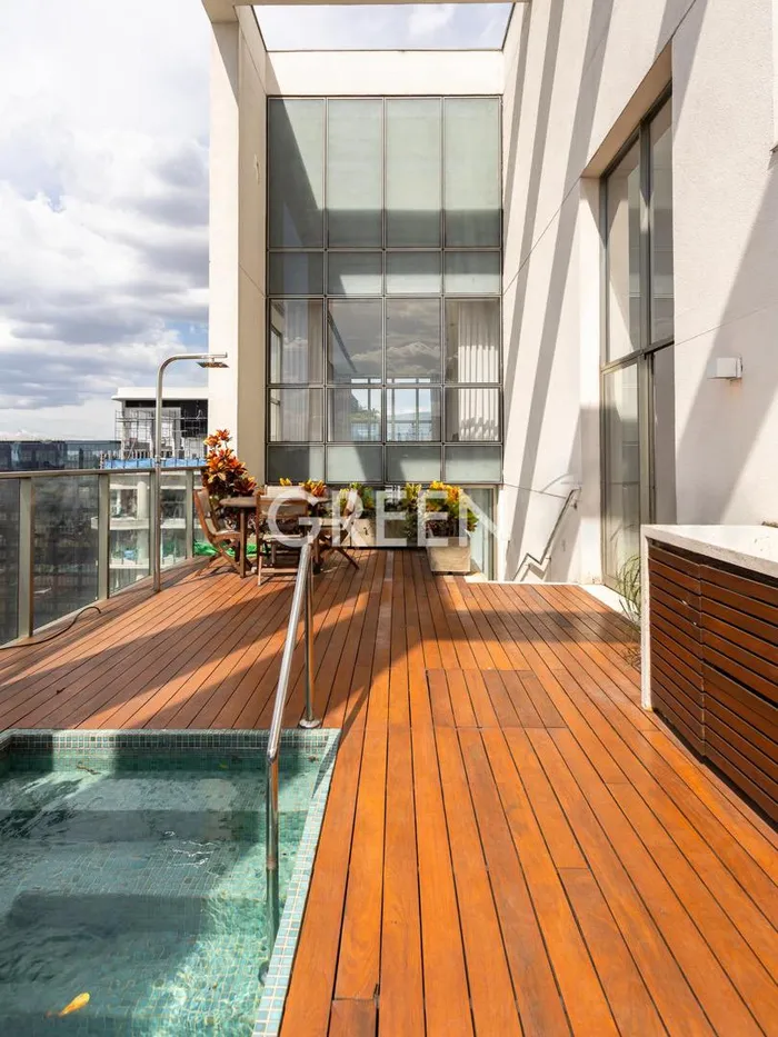 Cobertura com 3 suítes à venda em Itaim Bibi, São Paulo, por R$ 34.000.000 Imagem 2