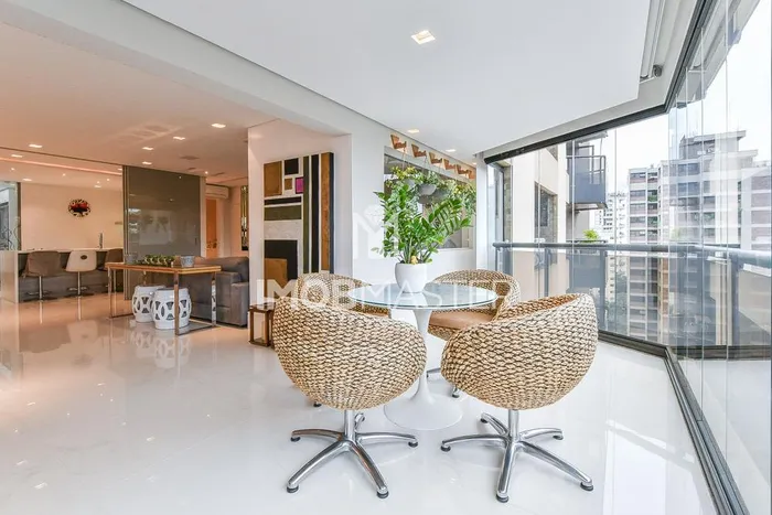 Apartamento com 3 suítes à venda em Vila Nova Conceição, São Paulo, por R$ 9.400.000 Imagem 2